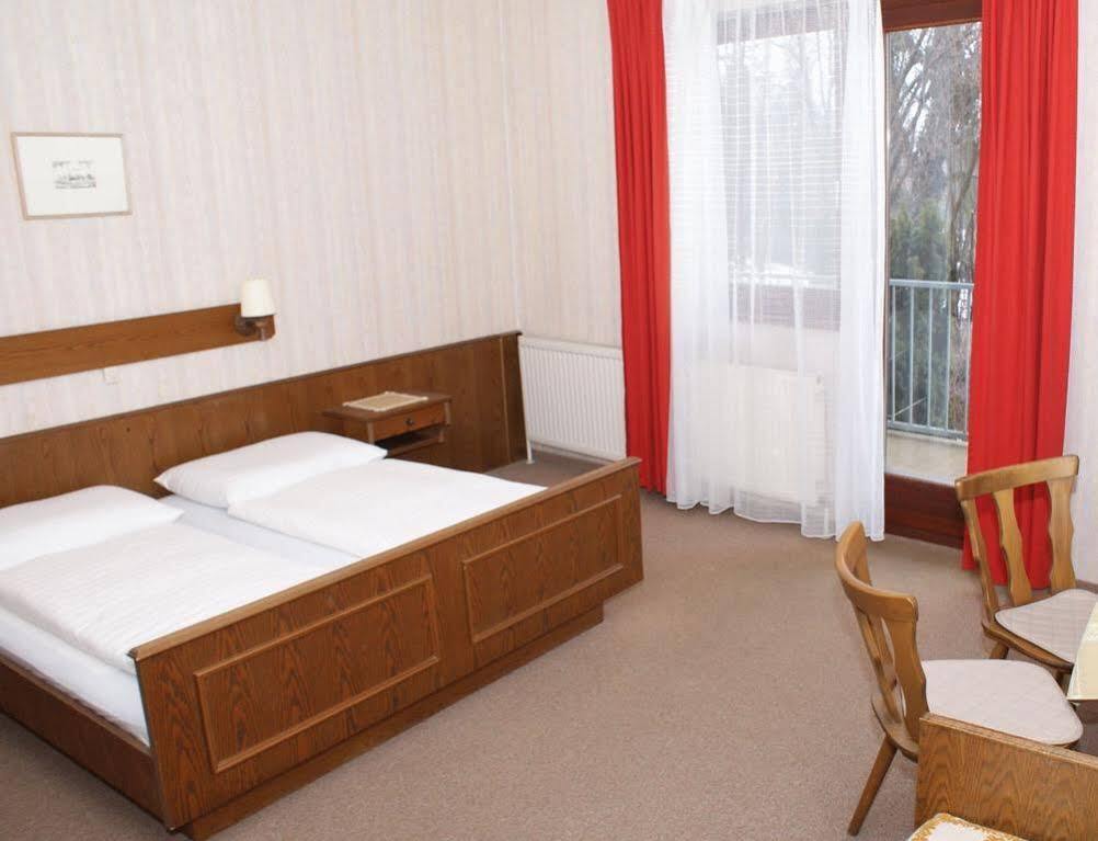 Kapelln Zoechbauer Gaestehaus - Hotel Garni מראה חיצוני תמונה