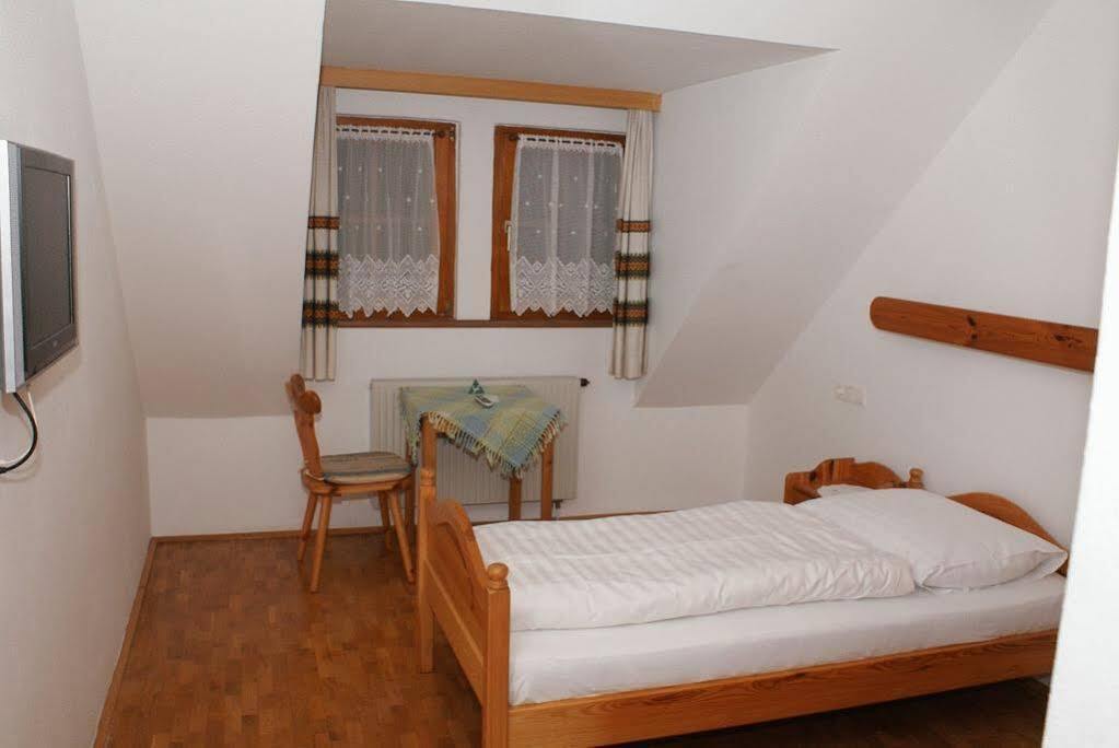 Kapelln Zoechbauer Gaestehaus - Hotel Garni מראה חיצוני תמונה